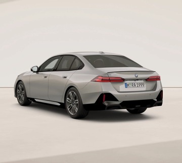 BMW Seria 5 G90-91 Touring 2.0 520d 197KM 2025 BMW 520 BMW 520d xDrive M Pro Iconic Glow Harmann/, zdjęcie 6