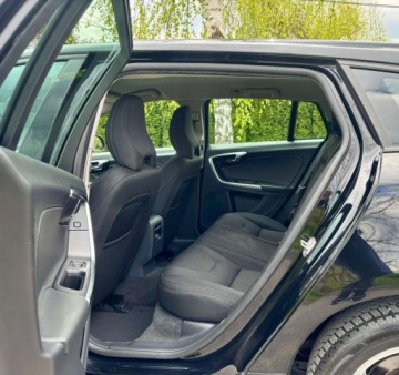 Volvo V60 I Kombi Facelifting 2.0 D2 DRIVE-E 120KM 2017 Volvo V60 Volvo V60 D2 Geartronic 2.0 Diesel 120KM, zdjęcie 25