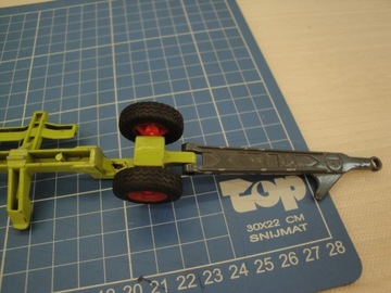 жаточный прицеп класса siku 6171