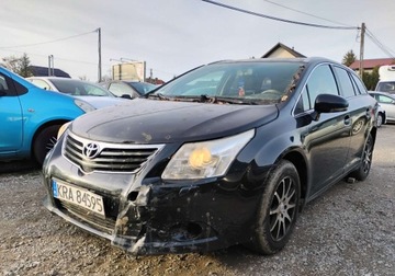 Toyota Avensis III Wagon 2.0 D-4D 126KM 2011 Toyota Avensis I rej 2012r, 2.0 Diesel. Lekko przetarty prawy bok. Jezdzi., zdjęcie 1