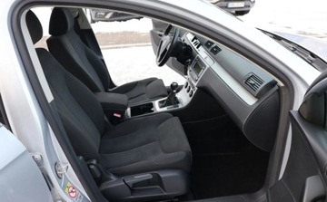 Volkswagen Passat B6 Variant 1.9 TDI PDE 105KM 2008 Volkswagen Passat Variant 1.9 TDI , CLimatronic, Czujnik Centralny Zamek,, zdjęcie 9