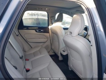 Volvo XC60 II 2024 Volvo XC 60 B5 CORE DARK THEME, miekka hybryda 2L, 247KM, 4x4, od ubezpie, zdjęcie 13