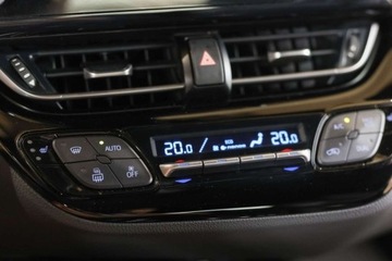 Toyota C-HR I Crossover Facelifting 1.8 Hybrid 122KM 2020 Toyota C-HR 1.8 Hybrid Executive 1.8 Hybryda 122KM, zdjęcie 23