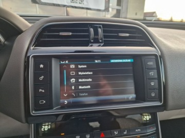 Jaguar XE Sedan 2.0 i4 180KM 2015 Jaguar XE Prestige Automat Xenon Ledy Navi, zdjęcie 24
