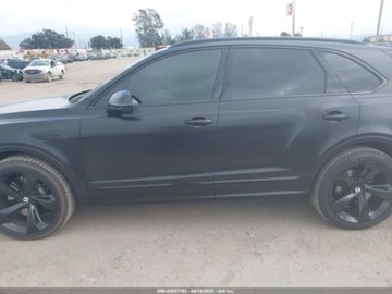 Bentley Bentayga 2021 Bentley Bentayga V8 2021 4.0l, zdjęcie 2