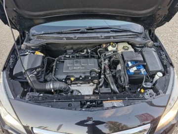 Opel Astra J Sports Tourer 1.4 Turbo ECOTEC 140KM 2011 Opel Astra Sliczna 1.4 b Ful Opcja Bezwypadkowa Zarejestrowana Gwarancja d, zdjęcie 31