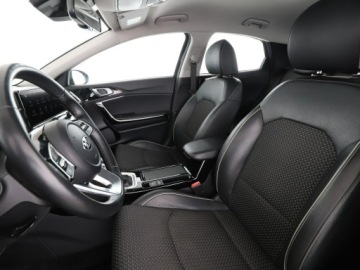 Kia XCeed PHEV 1.6 GDi Plug-in Hybrid 141KM 2021 Kia XCeed PHEV automat full LED klima auto navi, zdjęcie 13