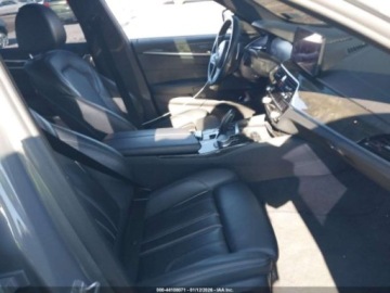 BMW Seria 5 G30-G31 2021 BMW Seria 5 540i xDrive 2021 3.0 Benzyna 335KM, zdjęcie 9