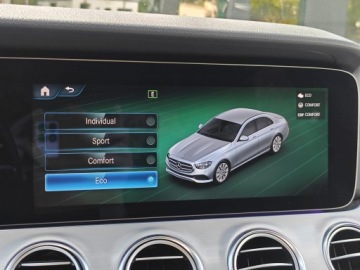 Mercedes Klasa E W213 Coupe Facelifting 2.0 E220d 194KM 2023 MERCEDES Salon PL, Serwisowany, E220D, 4-MATIC, Avantgarde, Bezwypadkowy, zdjęcie 19