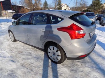 Ford Focus III Kombi 1.0 EcoBoost 125KM 2012 Ford Focus BIALOLEKA 1.0 Eco Boost (125 KM), 2012r. prod. KOMIS TYSIAK, zdjęcie 3