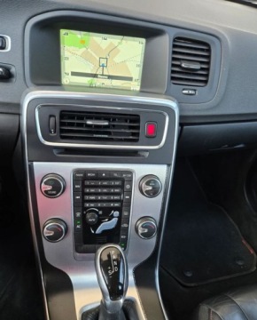 Volvo V60 I Kombi Facelifting 2.0 D3 DRIVE-E 150KM 2016 Volvo V60 Przeglad I ubezpieczenie na Rok. 2.0 Diesel 150KM, zdjęcie 3