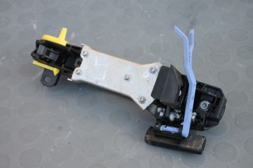 KLIKA DVEŘE LEVÝ ZADNÍ 202 TOYOTA PRIUS III 09-15