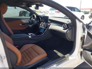 Mercedes Klasa C W205 2017 Mercedes-Benz Klasa C 2017 MERCEDES-BENZ C 300 2.0 Benzyna 241KM, zdjęcie 13