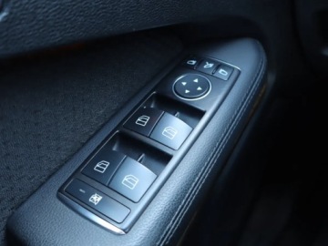 Mercedes Klasa E W212 Kombi 200 CGI BlueEFFICIENCY 184KM 2010 Mercedes E E 200, Automat, Navi, Xenon, Bi-Xenon, zdjęcie 16