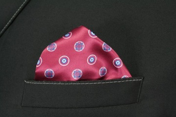 Бордовый нагрудный платок с геометрическим узором