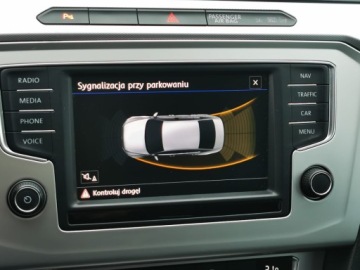 Volkswagen Passat B8 Limousine 1.6 TDI BlueMotion Technology 120KM 2017 VW PASSAT 1.6 TDI Comfortline , Pakiet R-line, Automat, 2x Klucz, Nawigacja, zdjęcie 17