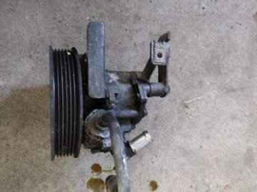 BMW E39 M54 2.2I ČERPADLO VODY