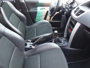 Peugeot 207 Hatchback 5d 1.6 HDi FAP 92KM 2011 Peugeot 207 1.6 HDi, Klima, Klimatronic,ALU, zdjęcie 8