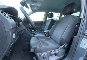 Volkswagen Tiguan II SUV Plug-in 1.4 TSI e-HYBRID 245KM 2022 Volkswagen Tiguan eHybrid Elegance Pakiety, GTE, Masaze, Matrix, ACC, Dig, zdjęcie 7