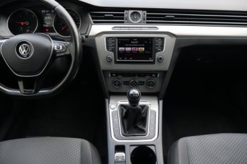 Volkswagen Passat B8 Variant 1.6 TDI 120KM 2015 VW Passat 1.6 TDI, Salon Polska, Navi, Klima, zdjęcie 11