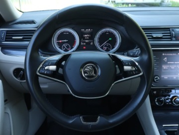 Skoda Superb III Liftback Facelifting 2.0 TDI SCR 200KM 2020 Skoda Superb 2.0 TDI, Salon Polska, Serwis ASO, zdjęcie 20