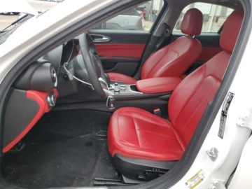 Alfa Romeo Giulia II Sedan Facelifting 2.0 Turbo 280KM 2021 Alfa Romeo Giulia Ti 2021 2.0l 2.0 Benzyna 280KM, zdjęcie 7