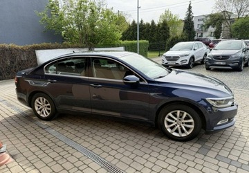 Volkswagen Passat B8 Limousine 1.8 TSI BlueMotion Technology 180KM 2017 Volkswagen Passat 1,8 TSI 180KM Klimatronik Kola latozima 1.8 Benzyna, zdjęcie 4