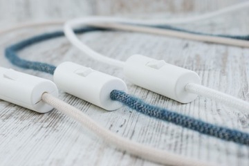 stylowy przełącznik przelotowy wyłącznik na kabel w oplocie do lampki loft