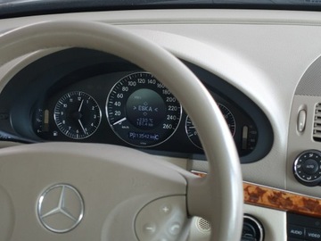 Mercedes Klasa E W211 Sedan W211 3.5 V6 (350) 272KM 2005 Mercedes E 350 3.5 V6 270KM/Beżowe skóry/ I, zdjęcie 23