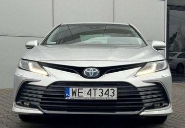 Toyota Camry IX Sedan 2.5 Hybrid Dynamic Force 218KM 2021 Toyota Camry Salon Polska Automat Navi Kamera Led 1 Wlasciciel FV23, zdjęcie 2