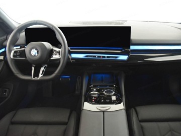 BMW Seria 5 G90-91 Touring 2.0 520d 197KM 2025 BMW Seria 5 520d xDrive Sport Sedan 2.0 (197KM) 2025, zdjęcie 4