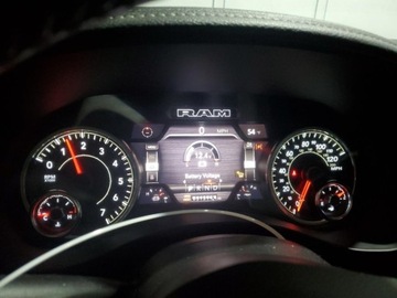  RAM 1500 2021r., Laramie, od ubezpieczalni 5.7 Benzyna 395KM, zdjęcie 9