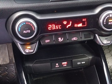 Kia Stonic I Crossover 1.2 DOHC 84KM 2018 Kia Stonic bogate wyposażenie *, zdjęcie 15