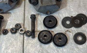 Болты крепления двигателя Kawasaki ZZR 1100 93-01