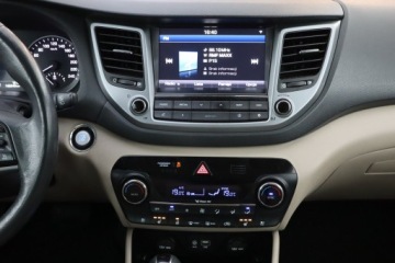 Hyundai Tucson III SUV 2.0 CRDI 185KM 2015 Hyundai Tucson 2.0 CRDi, Salon Polska, Serwis ASO, zdjęcie 12