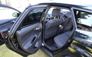 Ford Focus III Kombi Facelifting 1.0 EcoBoost 100KM 2015 Ford Focus 1.0 i Nawigacja Tempomat 1 rok gwarancji w cenie Benzyna, zdjęcie 11
