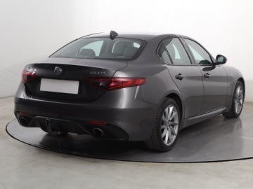 Alfa Romeo Giulia II Sedan 2.0 TBi 280KM 2019 Alfa Romeo Giulia 2.0 Turbo, Salon Polska, 4X4, zdjęcie 4