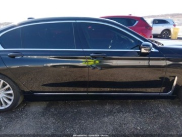 BMW Seria 7 G70 2022 BMW Seria 7 740i 2022 3.0 Benzyna 335KM, zdjęcie 6