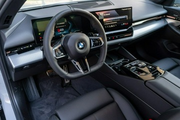 BMW Seria 5 G90-91 Touring 2.0 520d 197KM 2024 BMW 520 xDrive Sedan Demo- Koła zimowe w cenie!, zdjęcie 8