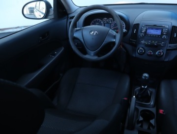Hyundai i30 I CW Facelifting 1.4 DOHC 109KM 2011 Hyundai i30 1.4 CVVT, Klima, zdjęcie 6