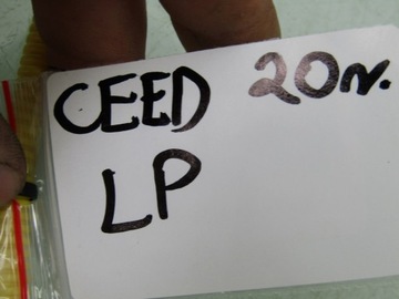 CEED III 20R ULOŽENÍ AIRBAG LEVÝ W SEDADLO ŘIDIČE 80610-J7000
