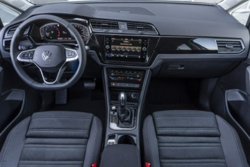 Volkswagen Touran III 1.5 TSI EVO 150KM 2025 Volkswagen Touran Highline 1.5 TSI EVO 150 KM DSG, zdjęcie 15