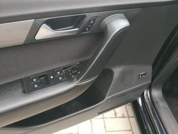 Volkswagen Passat B7 Variant 2.0 TDI CR DPF BlueMotion 140KM 2011 Volkswagen Passat 2.0 TDI 140KM Klimatronic, zdjęcie 11