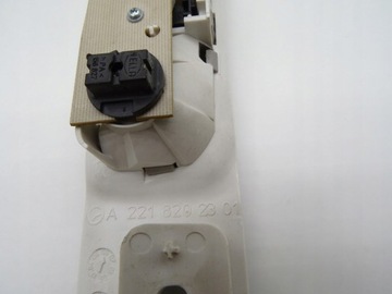 LAMPA KABINY ZADNÍ MERCEDES W221 A2218202301