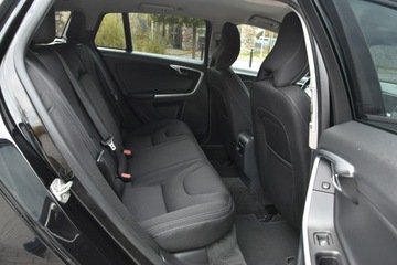 Volvo V60 I Kombi Facelifting 2.0 D2 DRIVE-E 120KM 2015 Volvo V60 2.0d 120KM Manual 2015r. LED NAVi TEMPOM, zdjęcie 12