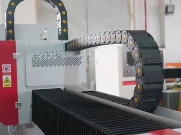 Wycinarka laserowa fiber laser 2 KW pole robocze 150 /200 cm