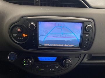 Toyota Yaris III Hatchback 5d Facelifting Hybrid 100KM 2016 Toyota Yaris Hybrid 100 Premium III (2011-2019), zdjęcie 16
