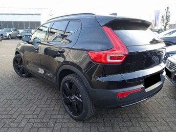 Volvo XC40 2025 VOLVO XC40 B4 Plus Black Edition Suv 2.0 (211 KM) 2025, zdjęcie 2