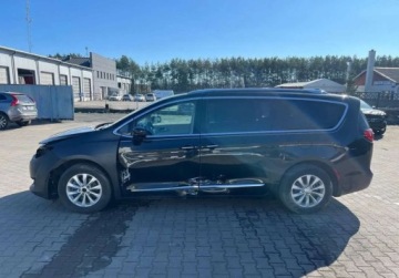 Chrysler Pacifica II 2018 Chrysler Pacifica 2018 Chrysler Pacifica kamery 360 auto w Polsce po akcyz, zdjęcie 5