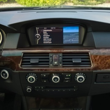 BMW Seria 5 E60 Sedan 530 d 235KM 2009 BMW 530 Seria 5 E60/E61 3.0 530d Diesel, zdjęcie 30